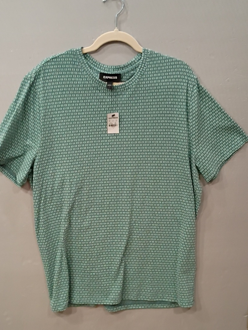 Express Men’s NWT L Mint Green Patterned Short Sleeve Tee